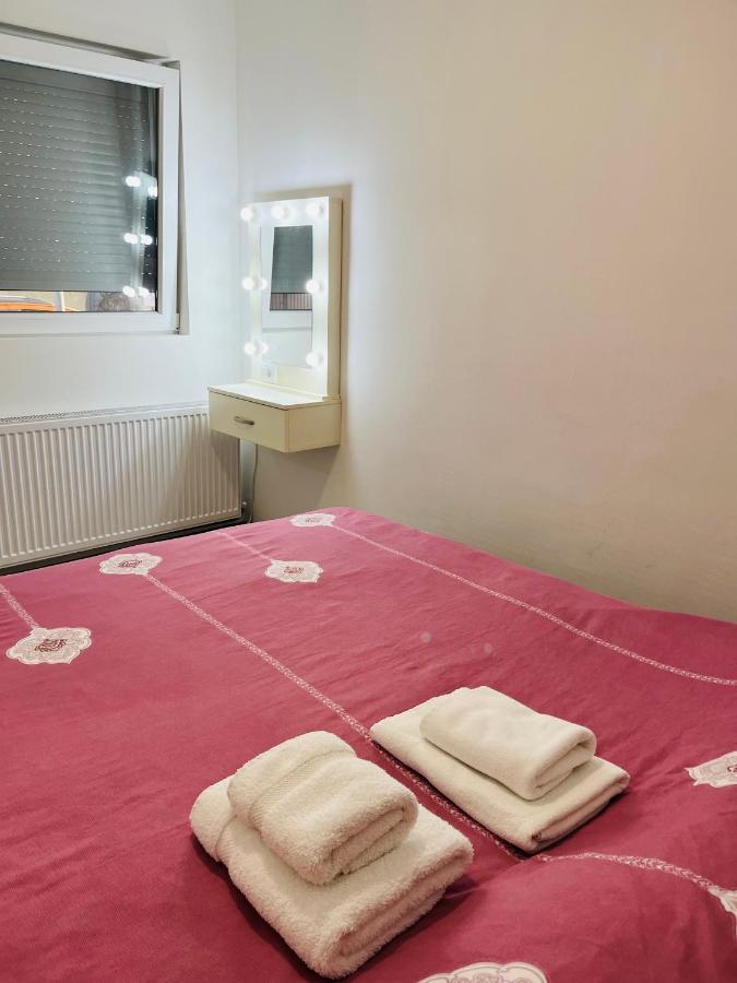 Aurora Apartman *